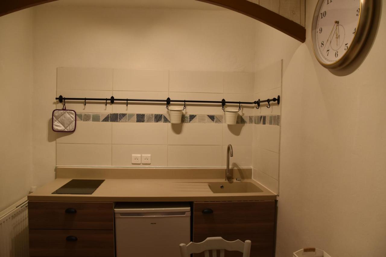 Logis Des Douves Bed & Breakfast Tiffauges Eksteriør bilde