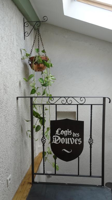 Logis Des Douves Bed & Breakfast Tiffauges Eksteriør bilde